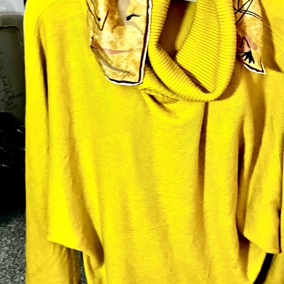 BcbgMaxAzria: mustard batwing XL soft loose neck sweater - Picture 4 of 13